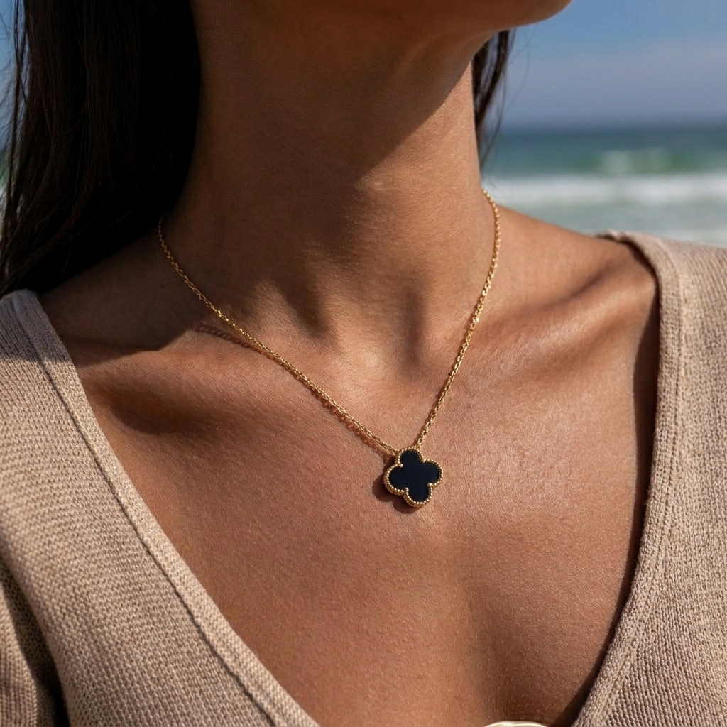 Clover Black Necklace