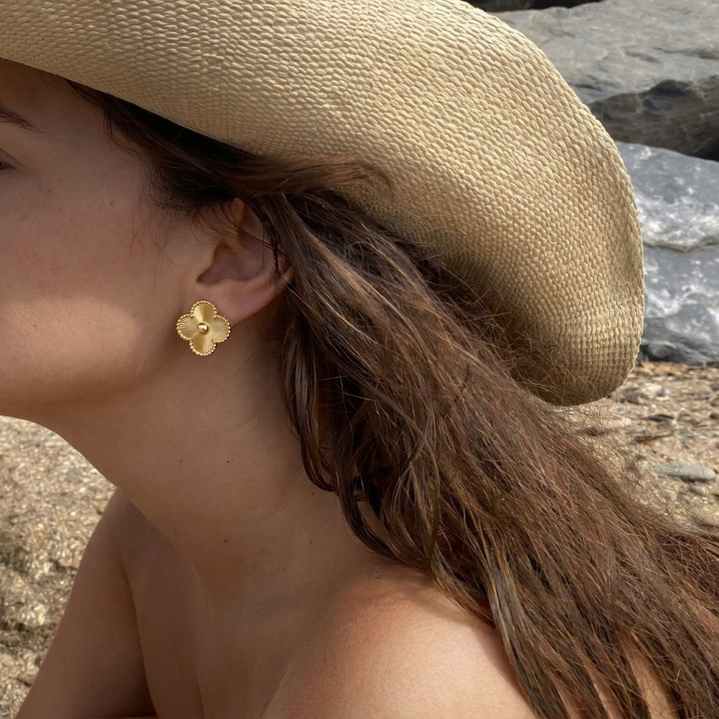 Clover Earrings Gold